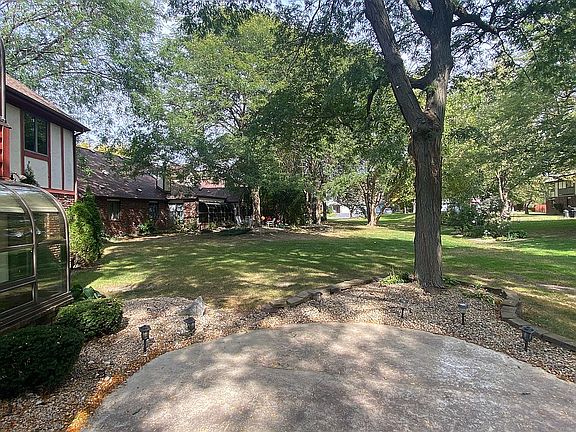 Quiet, peaceful patio