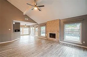 2122 Courtshire Ln — Photo 17