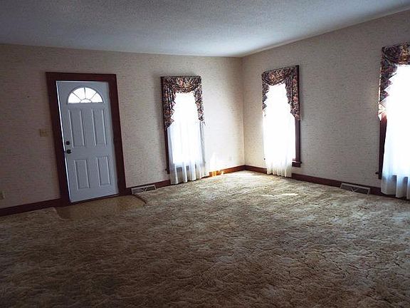 4th image of 1010 N Kuney St