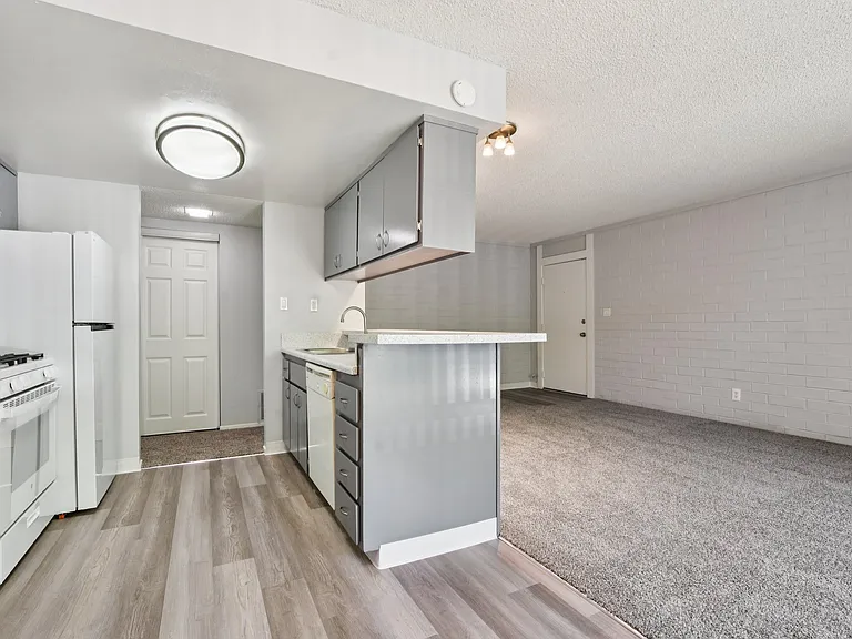 The Meadows Apartments — Photo 10