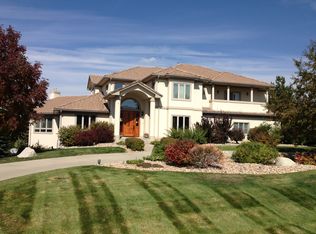 8551 Strawberry Ln, Longmont, CO 80503