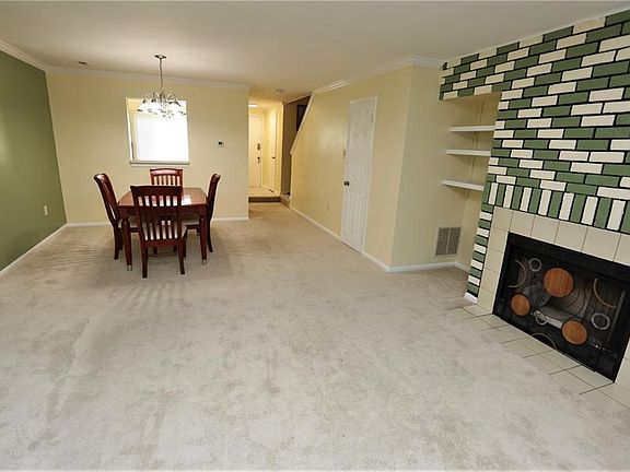 3rd image of 204 Hampshire Dr #0