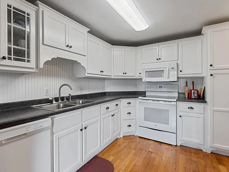 549 S Crest Rd #3 — Photo 6