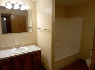 1122 W Kaywood St, Portales, NM 88130