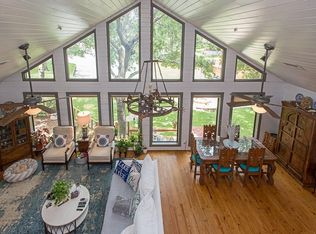 120 Bandera Cir, Mabank, TX 75156