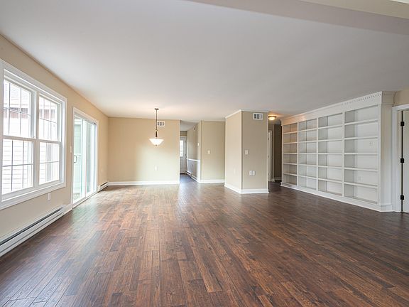 5th image of 476B Buckingham Dr