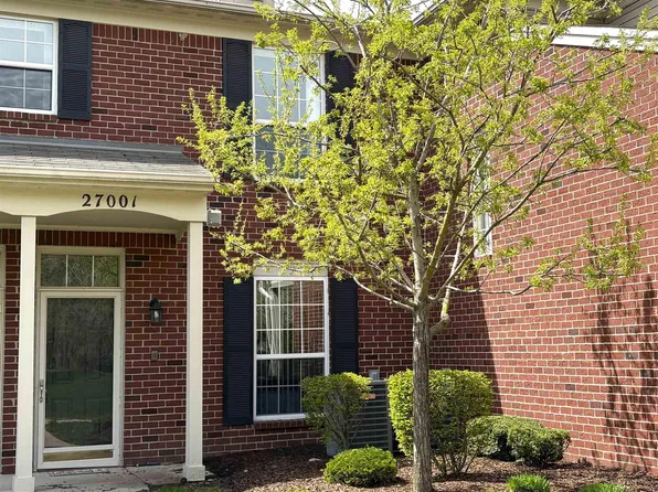 27001 Carrington Pl, Harrison Township, MI 48045