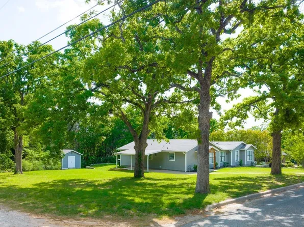 938 Amsden St, Denison, TX 75020