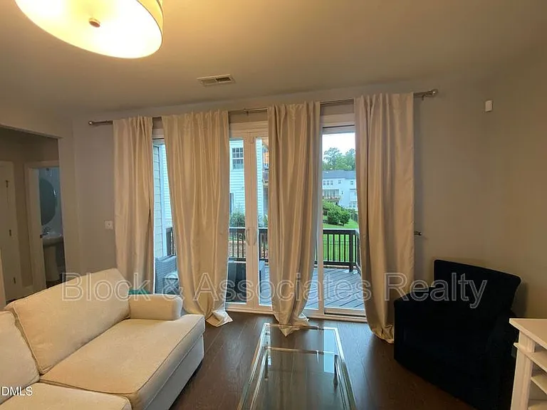 806 Grafton Peak Ln — Photo 10