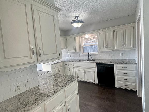 5th image of 3605 Country Club Dr