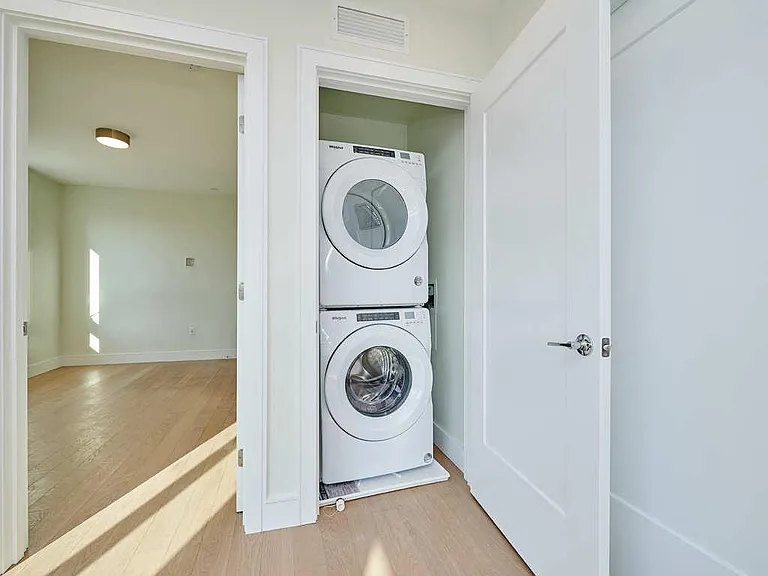 301 Border St #508 — Photo 14