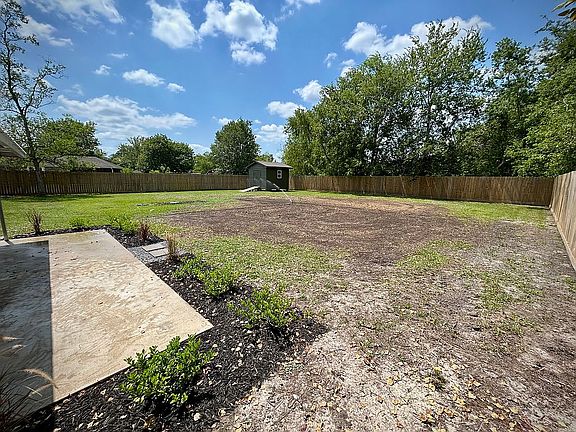 3rd image of 11565 Greenway Dr