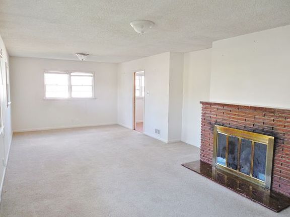 2nd image of 818 Avenue D