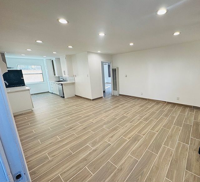 1st image of 861 Glenway Dr APT 1