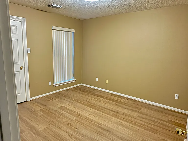 2123 Peckham St — Photo 22
