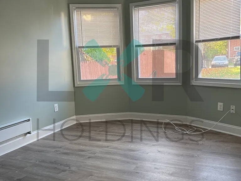 122 Main St — Photo 6