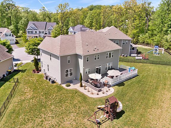 2nd image of 3712 Winthrop Way