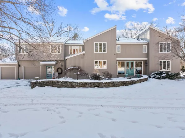 90 Highridge Road, Simsbury, CT 06092
