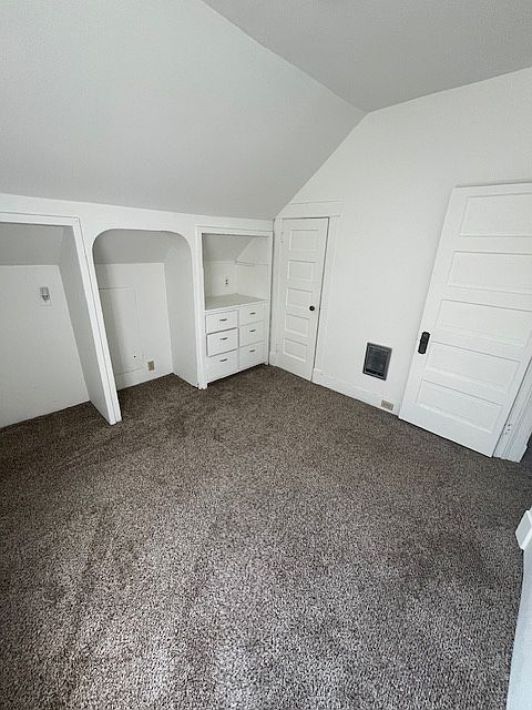 1st image of 215 W Broadway Ave