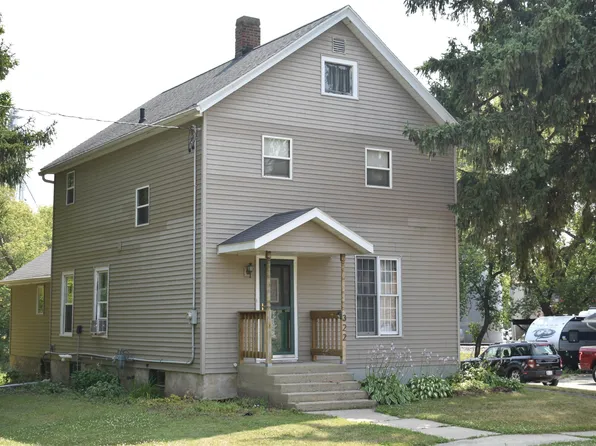 322 E Bowen St, Brandon, WI 53919