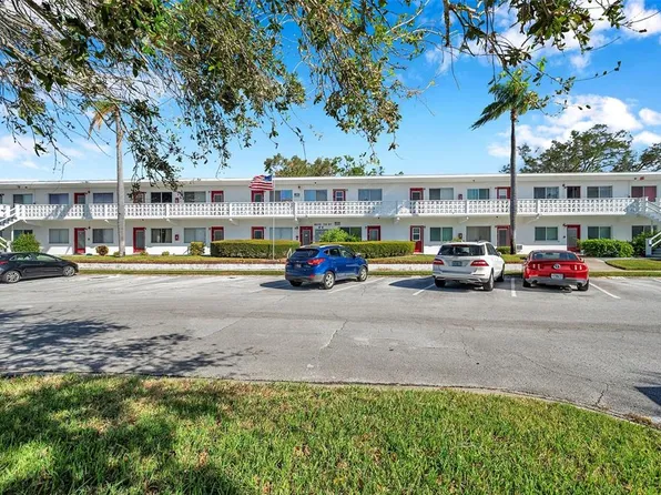 8425 112th St APT 109, Seminole, FL 33772