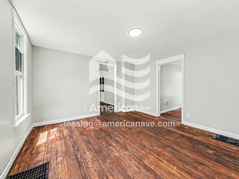 1431942_004_living_room_4.jpg