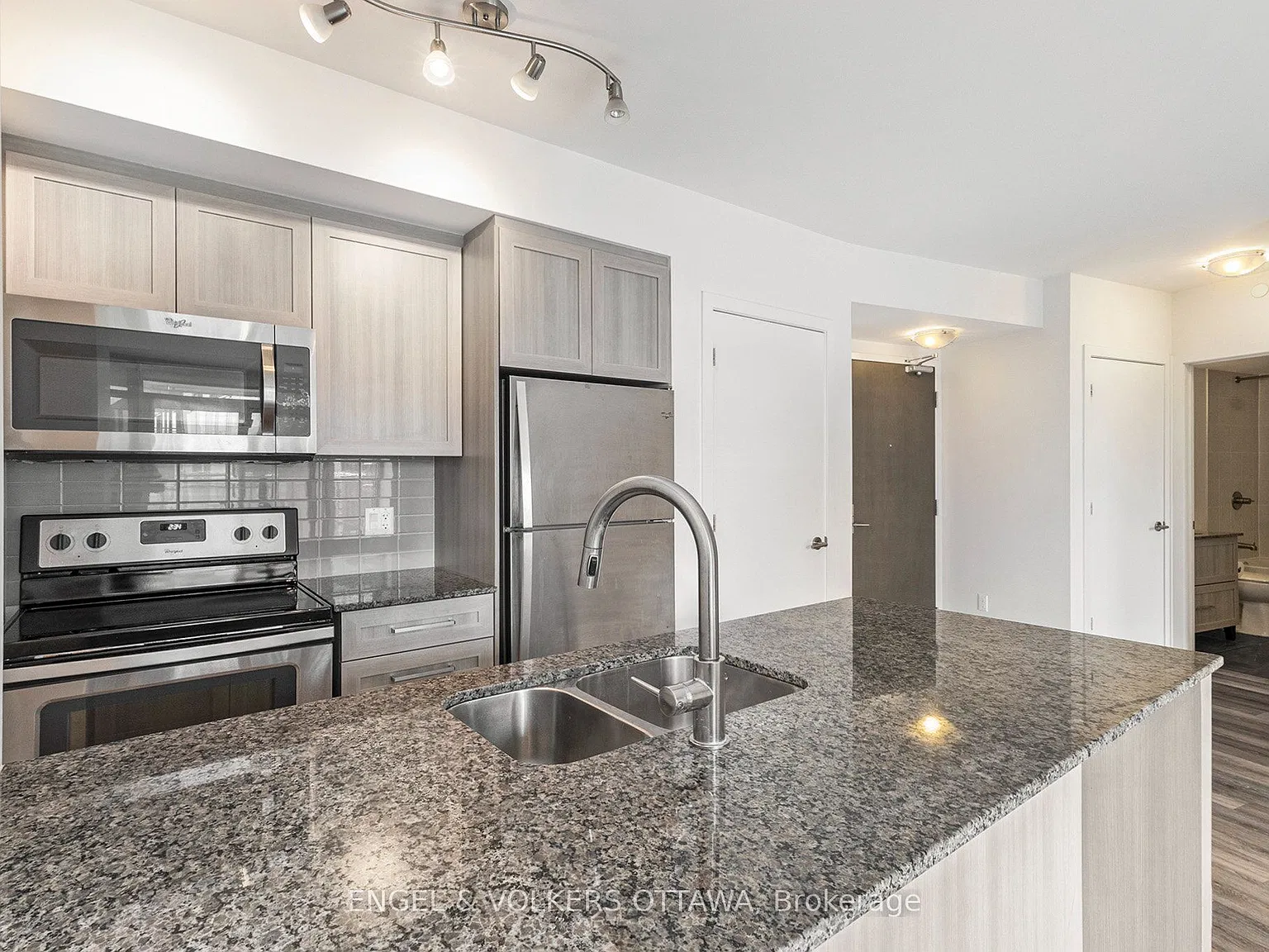 1 bed, $2,250 — Photo 4