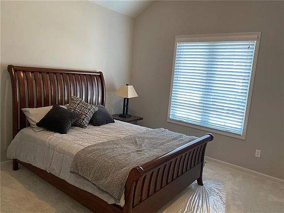 3rd image of 4105 NE 88th St