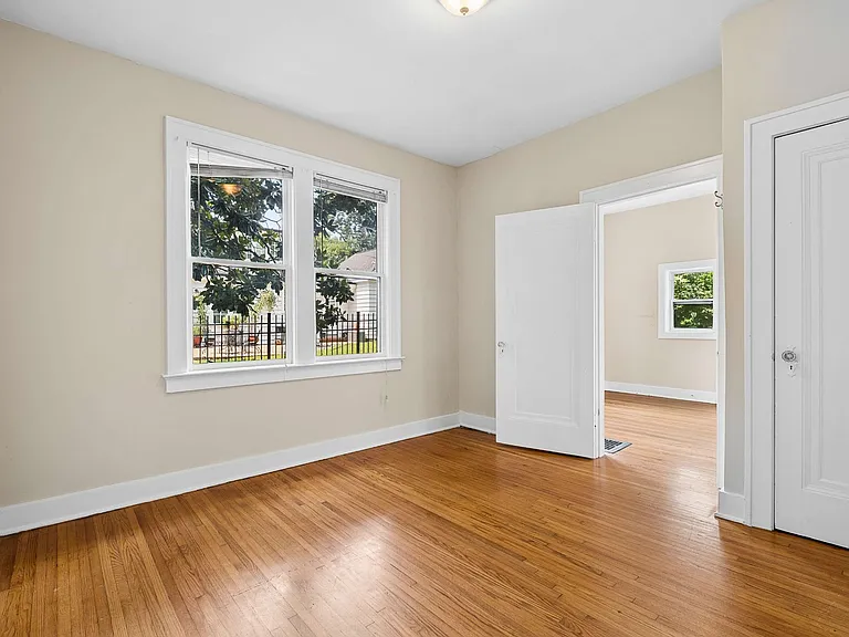 402 Fairfax Ave — Photo 20