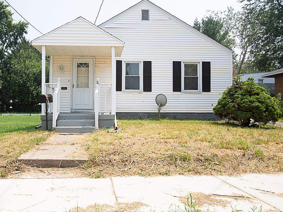 1st image of 618 Maple St