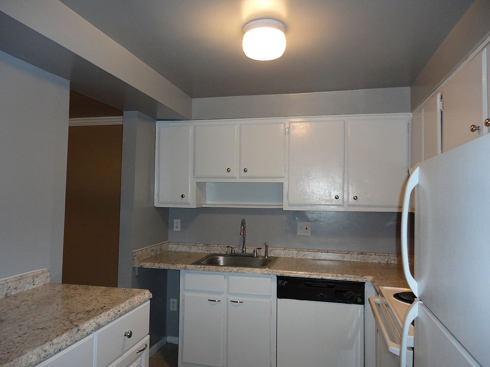 2nd image of 10113 Prince Pl