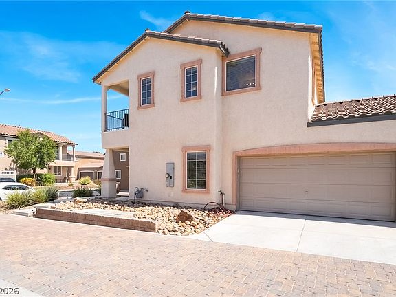 3rd image of 923 Sable Chase Pl