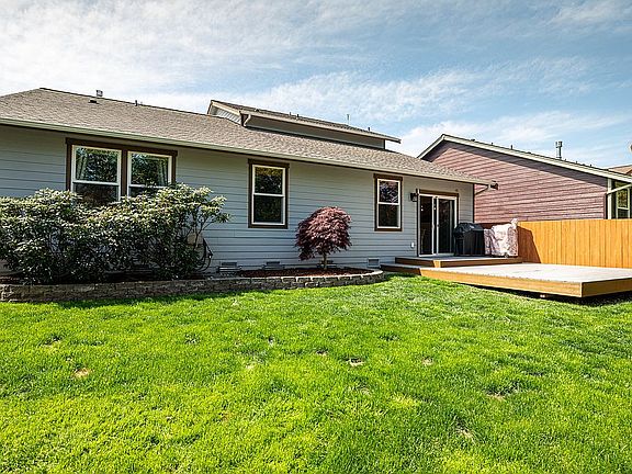 5th image of 2875 SW Berwick Dr