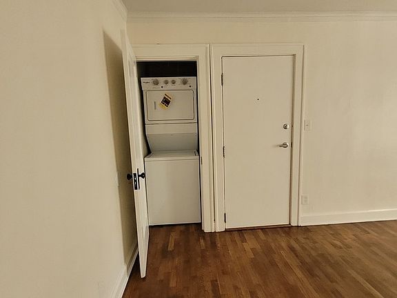 2nd image of 4329 Mercier St #2S-4329-2S