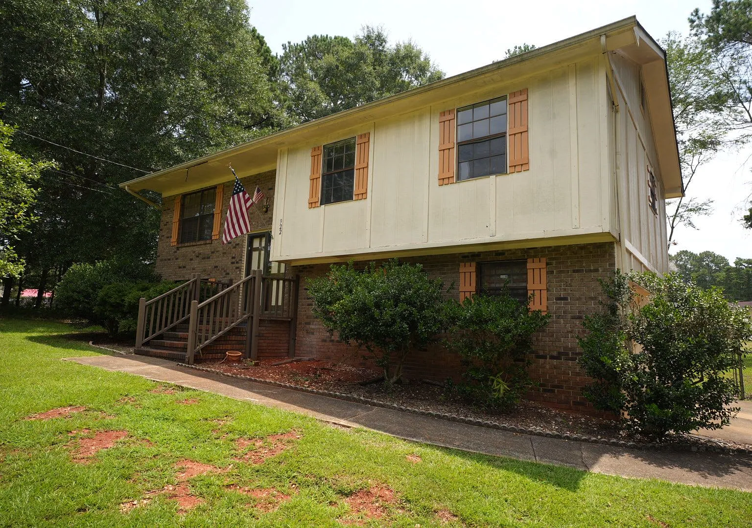 922 Henry Court, Jacksonville, Alabama 36265 — Photo 1