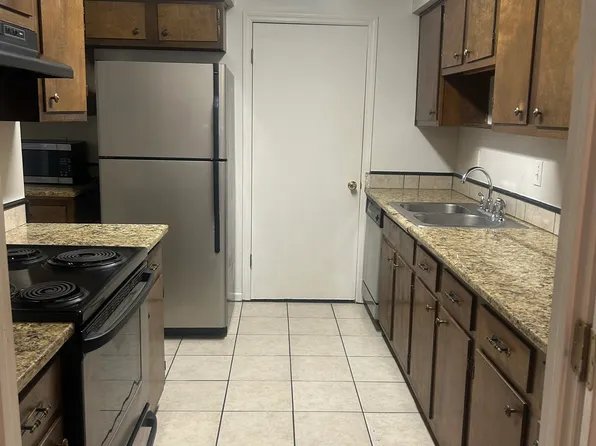 2716 Farmstead Rd SE, Smyrna, GA 30080