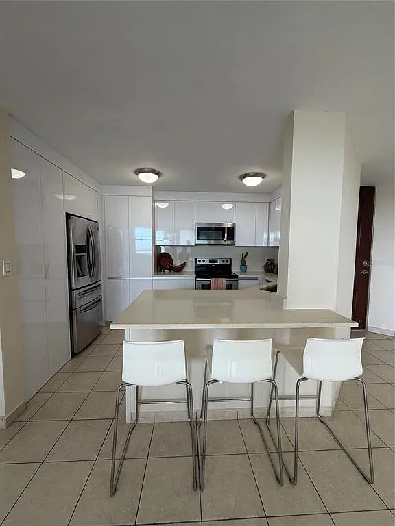 3 bed, 2.5 bath, 1400 sqft, $2,600 — Photo 4