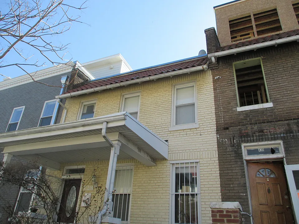 428 Kenyon St NW