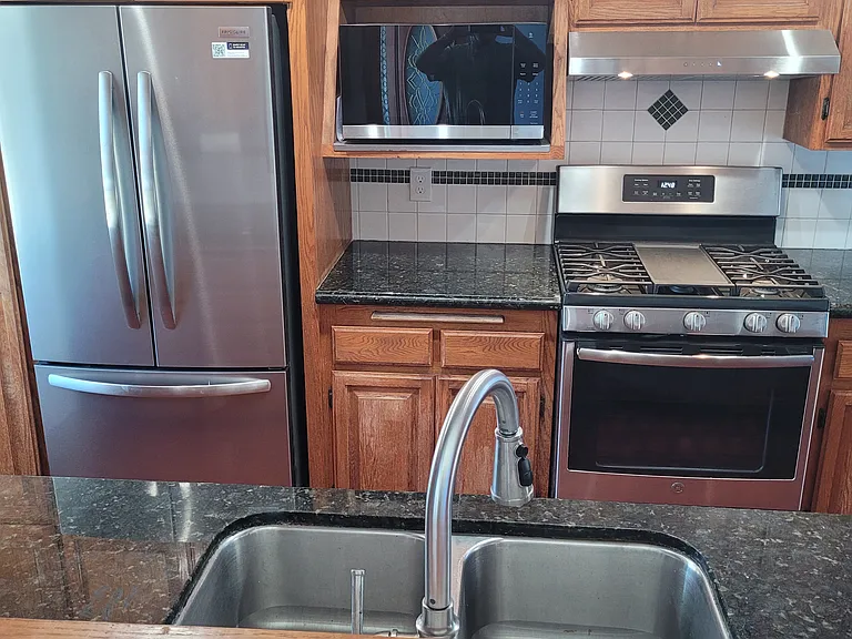 21339 Conradi Ave — Photo 4