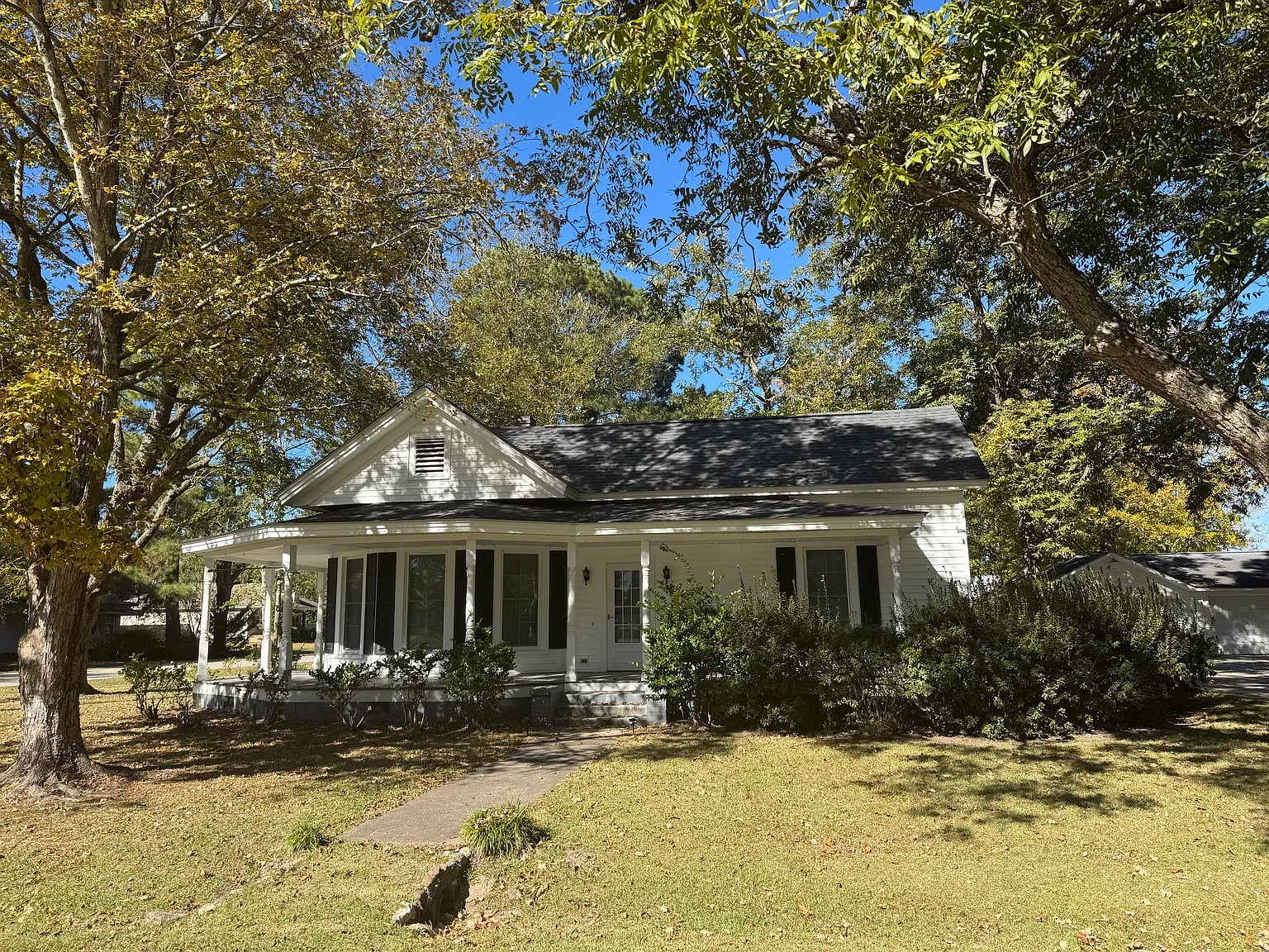3 bed, 2128 sqft, $1,695 — Photo 3