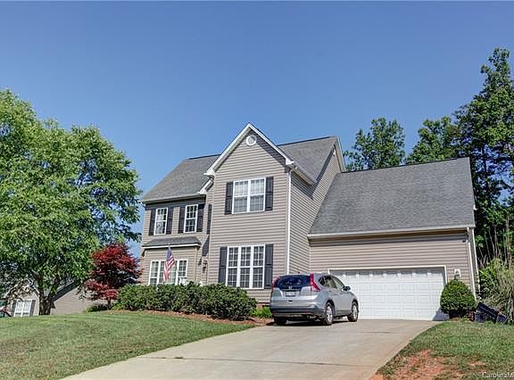 2nd image of 113 Johnsbury Dr #15