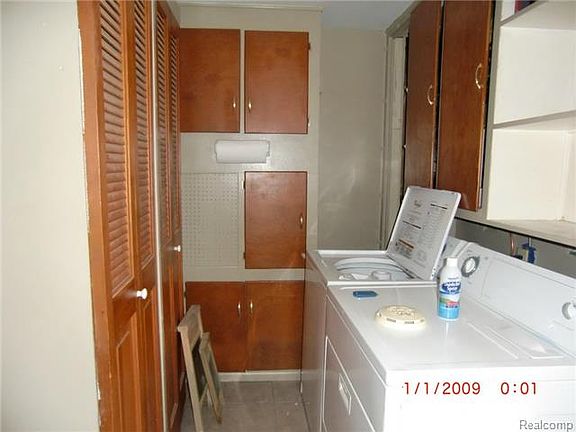 4th image of 30499 Bayview Dr
