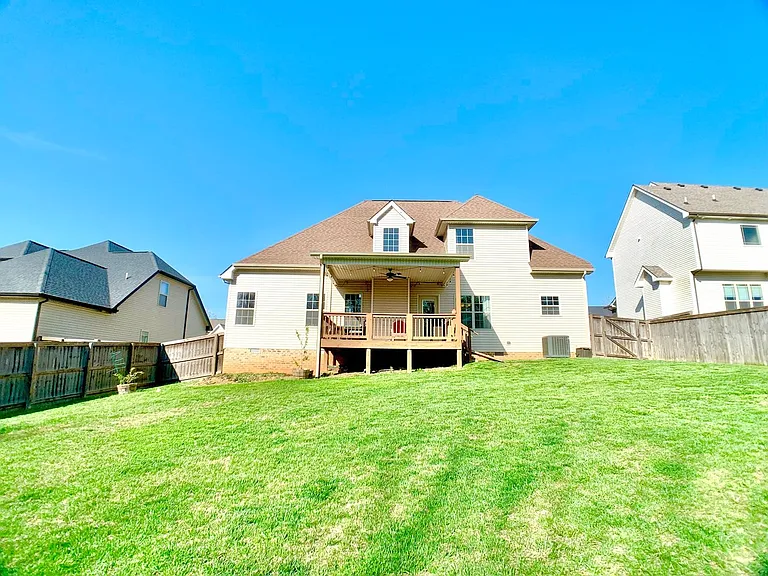 214 Penelope Ln — Photo 39