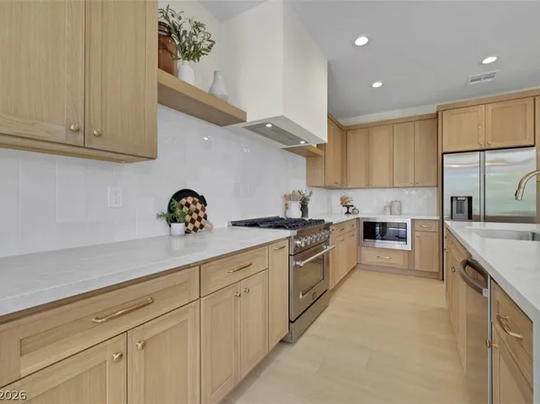 10551 Mandarino Ave, Las Vegas, NV 89135