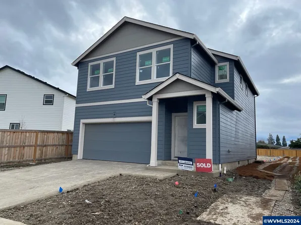 475 Greencrest 9 St NE, Salem, OR 97301