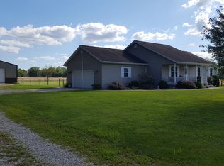 17701 E Angling Rd, Mount Vernon, IL 62864