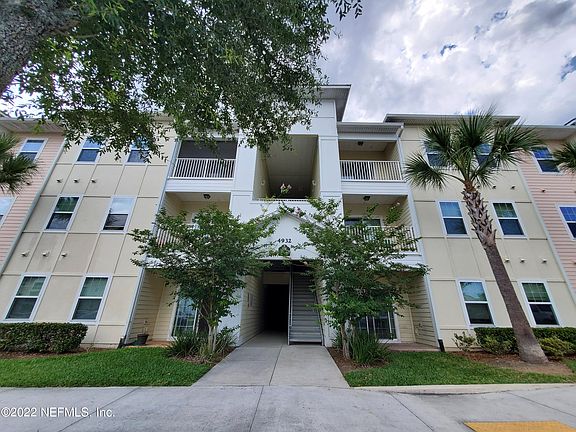 2nd image of 4932 Key Lime Dr Unit 103