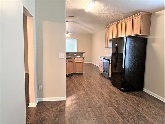 5th image of 1868 Creekview Dr