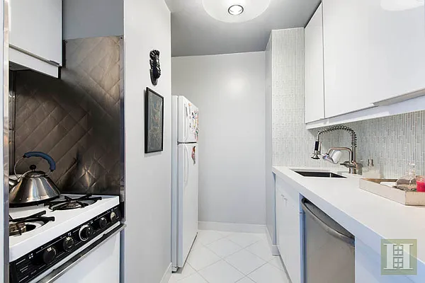 Rented by Halstead Real Estate | media 2