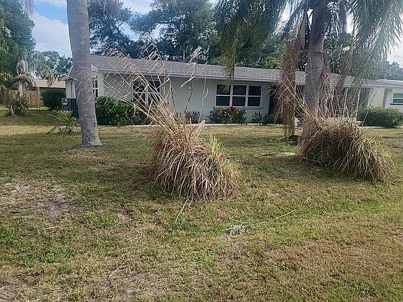 3rd image of 1215 Cypress Ave